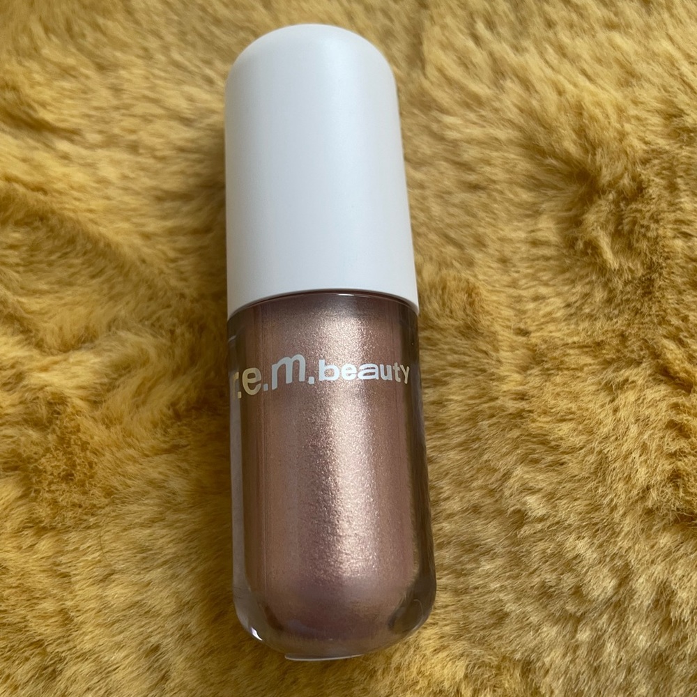 Cosmetics - Picture 2 of 15